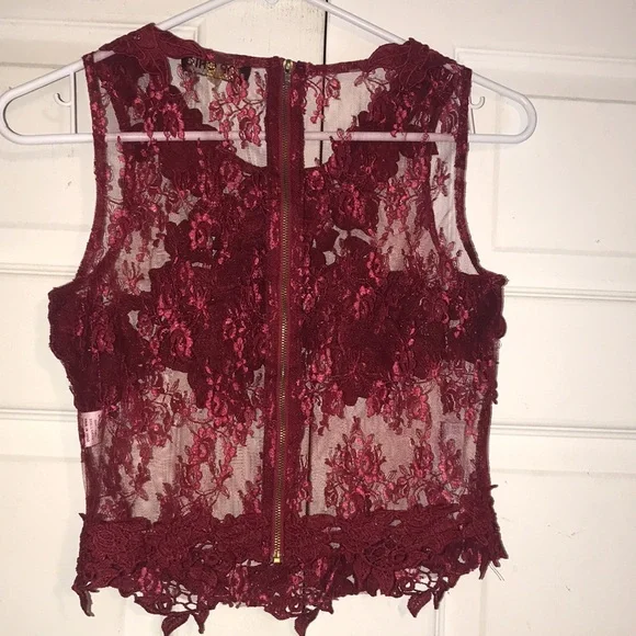 Women’s Lace Sleeveless Top - Picture 5 of 8